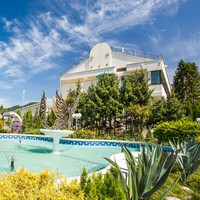 Октябрьский